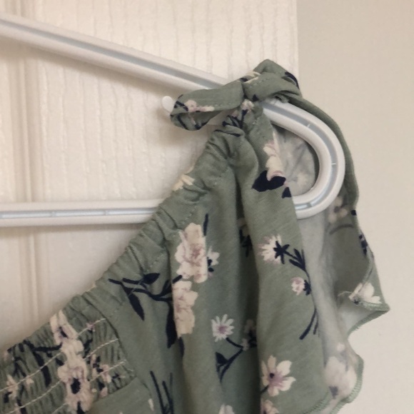 American Eagle off-the-shoulder floral top - Picture 2 of 3